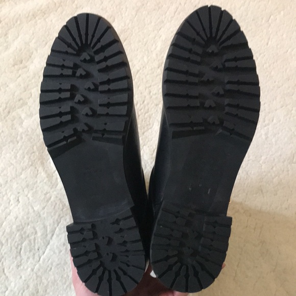 NWOB | Stuart Weitzman | Black Leather Ryder Lift Gold Buckle Bootie Size 7 - Picture 9 of 10